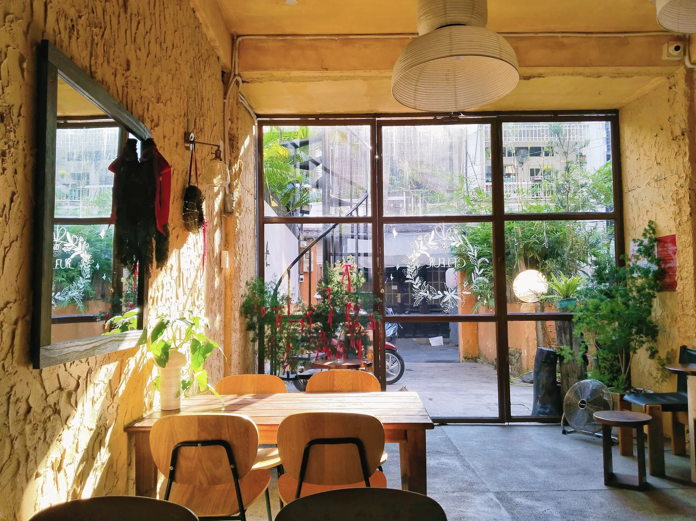 C.Fleur Cafe 1