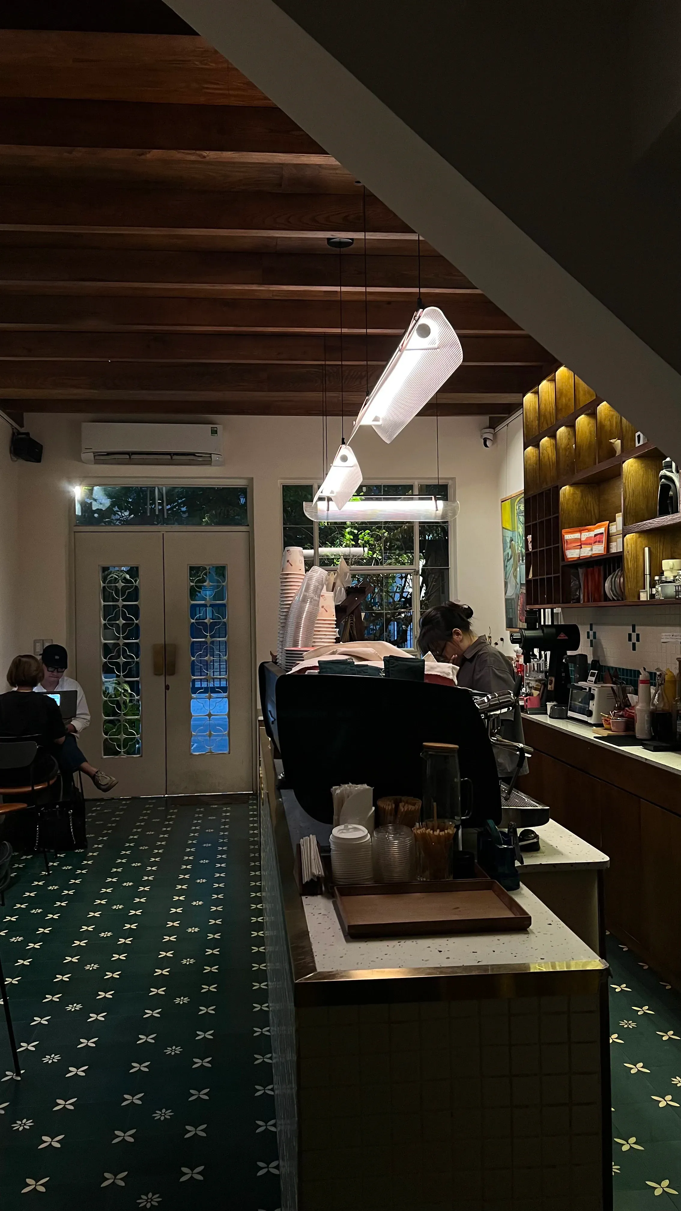 16 Grams Café - Tân Định 1